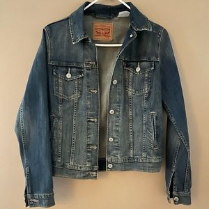 Levi stratus jean jacket